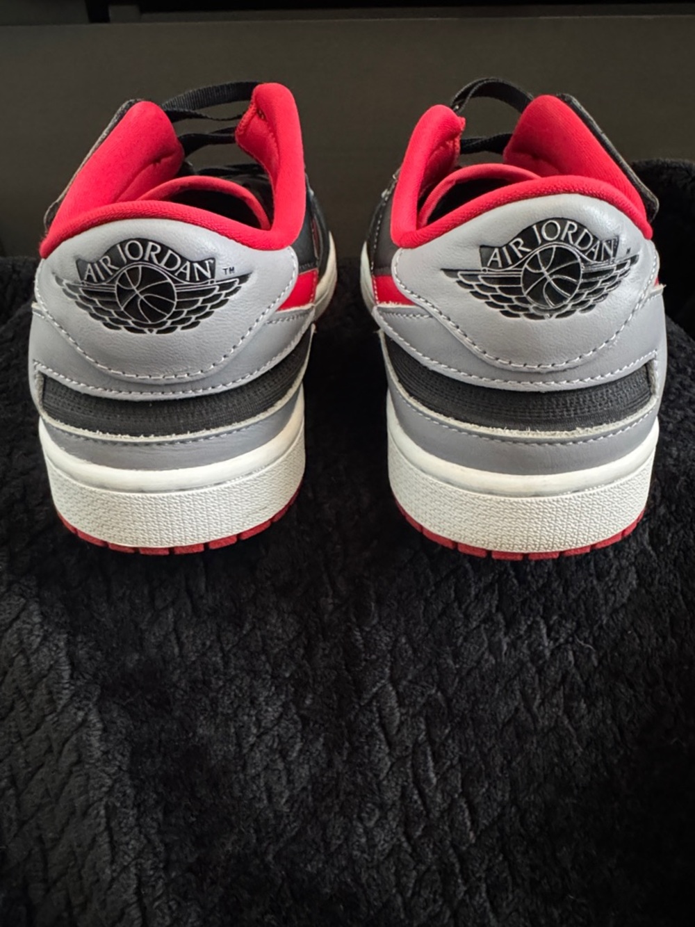 Nike Air Jordan 1 Low FlyEase 10.5 - Picture 4 of 5